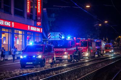Stuttgart Bad Cannstatt: PKW kollidiert mit Stadtbahn